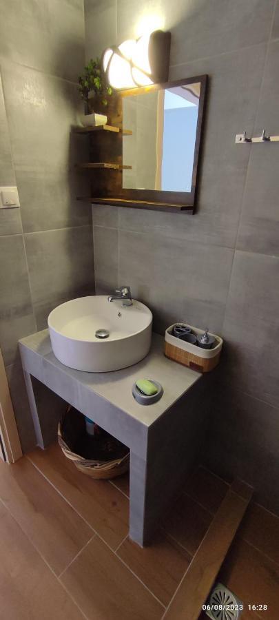 Kini White Lotus Seaside Apartment מראה חיצוני תמונה